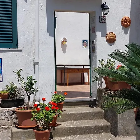 Janet House * Amalfi