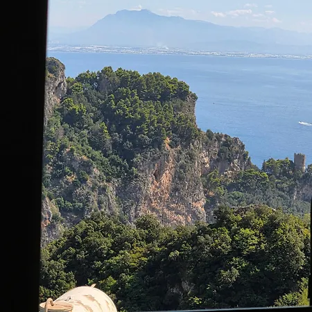 Janet House * Amalfi