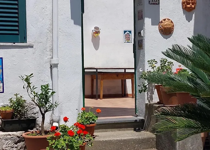 Janet House * Amalfi