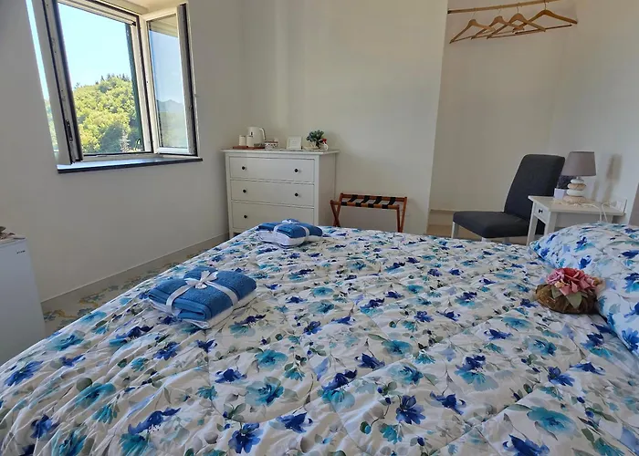 Janet House * Amalfi